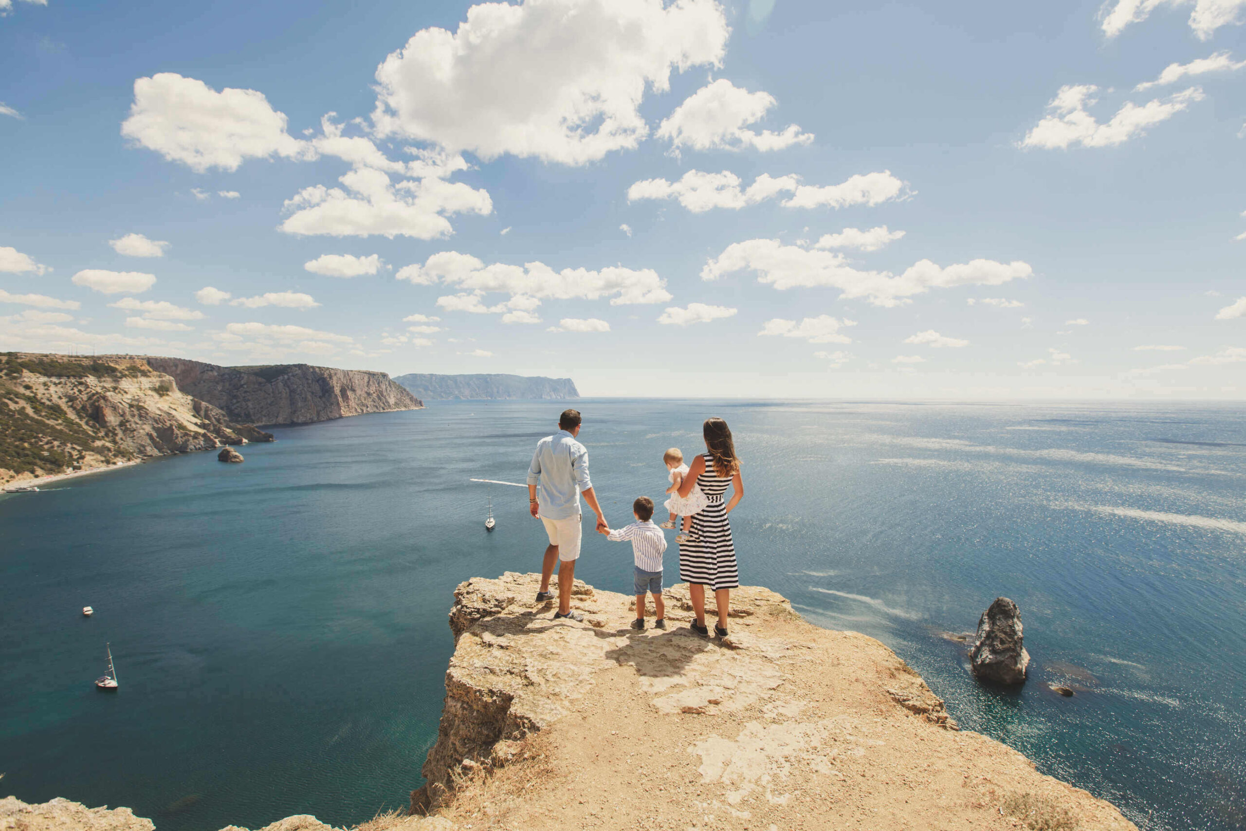 rsz_happy-family-of-four-walking-in-the-mountains-fam-2026-01-07-05-57-44-utc